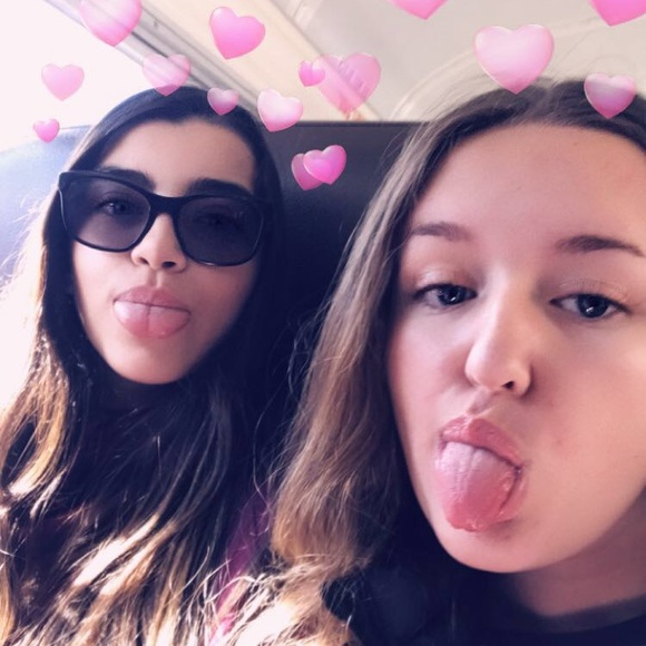 Meet your Posher, Kelly - Picture 2 of 4